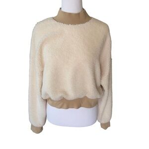 Fabletics Size M, crop top, Faux Sheep Skin Top perfect for the cold weather